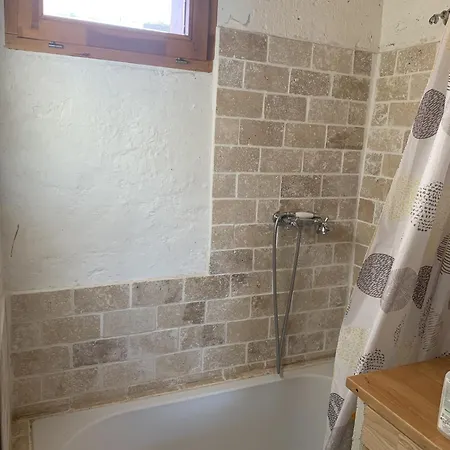 Maison Insolite De Mi-montagne Pebrac