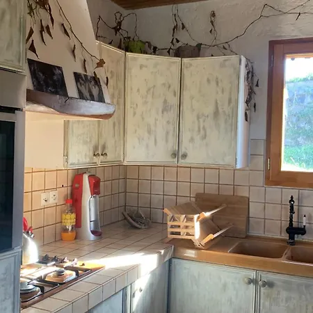 Maison Insolite De Mi-montagne Pebrac