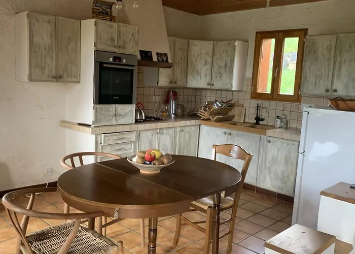 Maison Insolite De Mi-montagne Pebrac