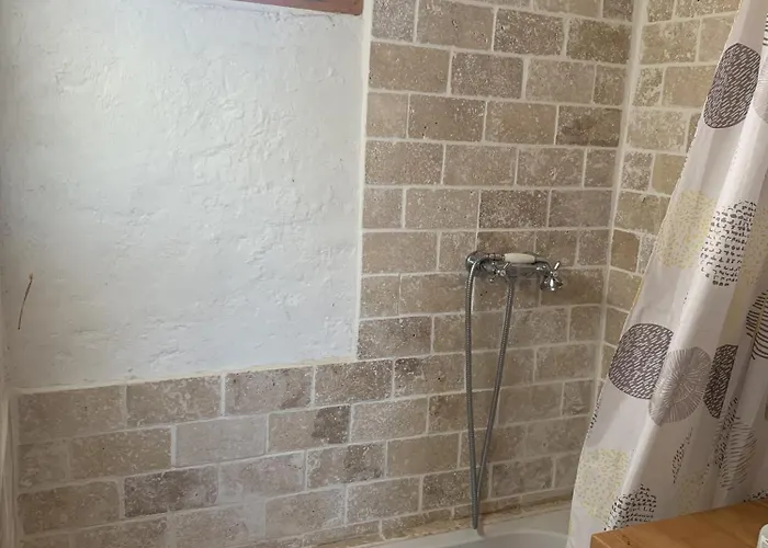 Maison Insolite De Mi-montagne Pebrac